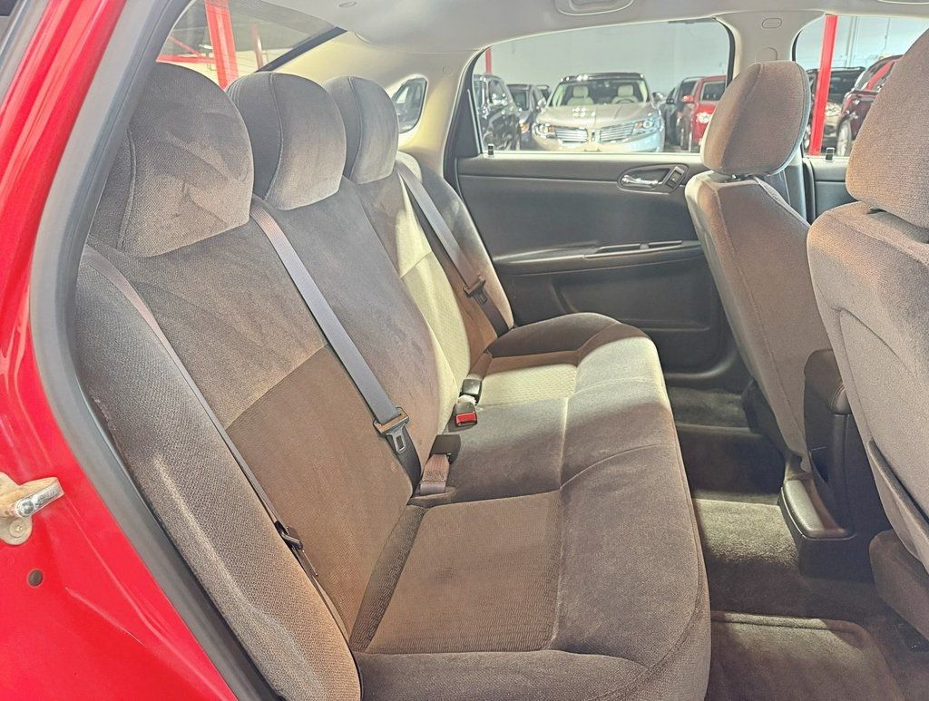 2011 Chevrolet Impala 4dr Sedan LT - 22938268 - 32