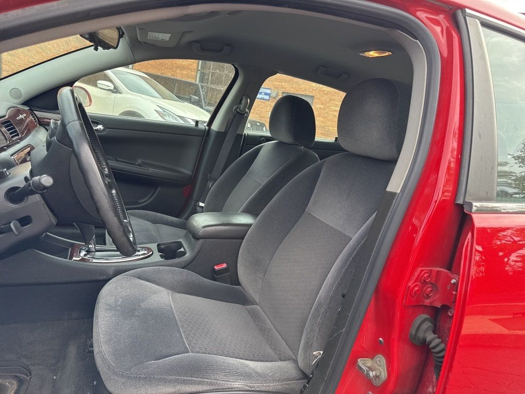 2011 Chevrolet Impala 4dr Sedan LT - 22938268 - 4