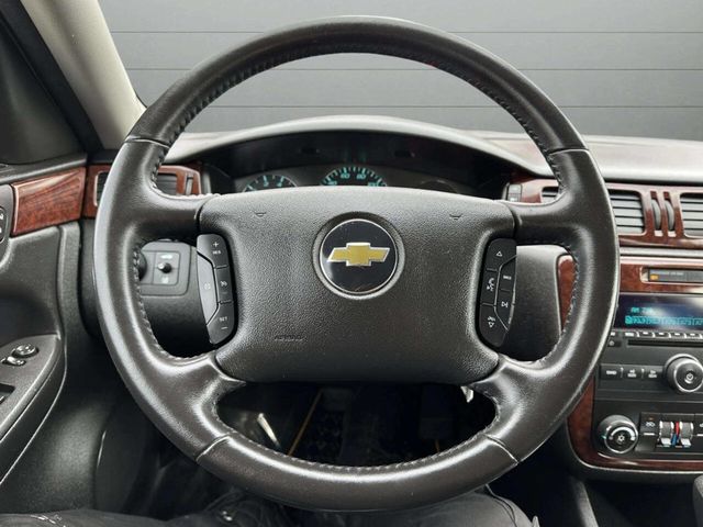 2011 Chevrolet Impala 4dr Sedan LT - 22941941 - 32