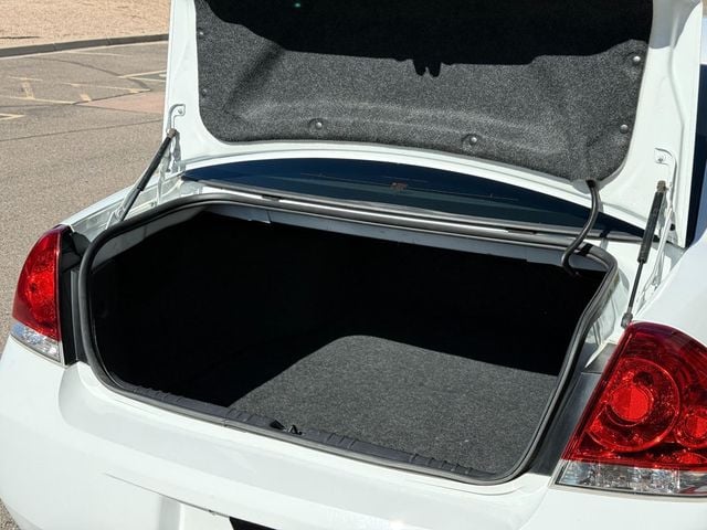 2011 Chevrolet Impala LS - 22940647 - 13