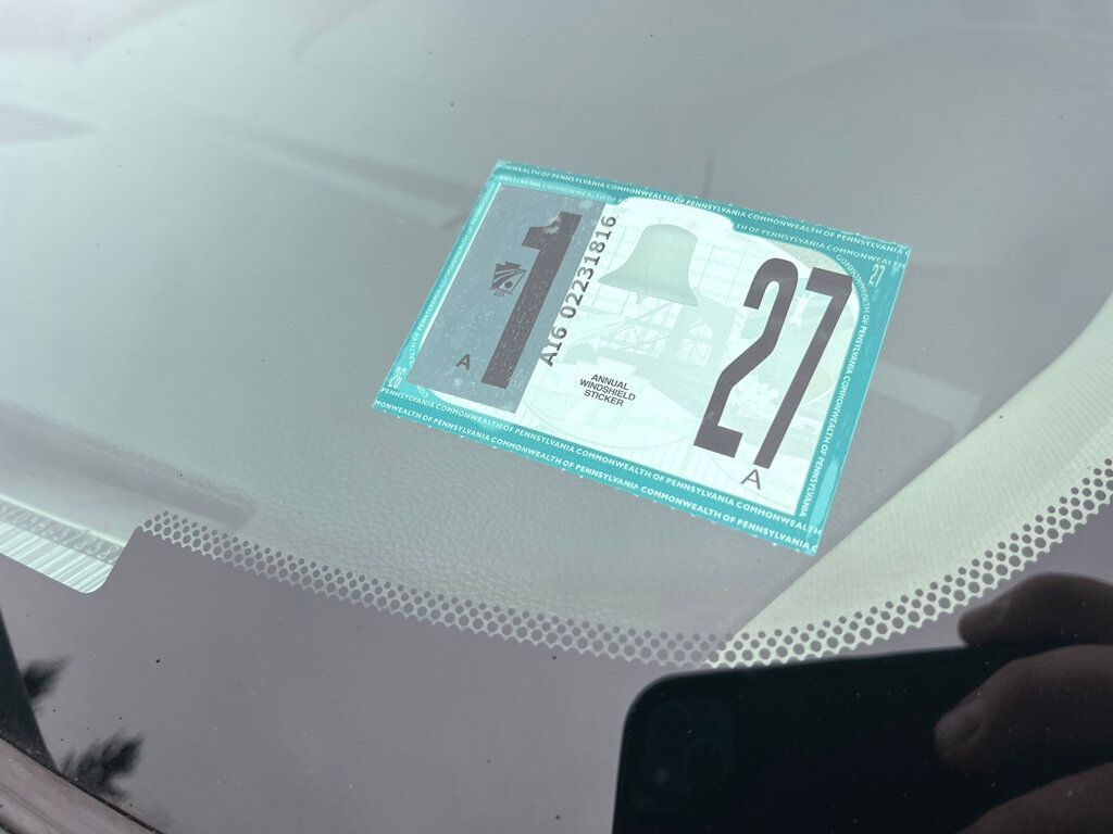 2011 Chevrolet Silverado 1500 2 Wheel Drive Crew Cab Short Bed with Remote Starter - 22986894 - 17