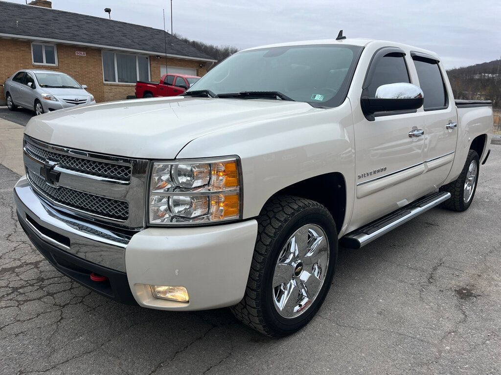 2011 Chevrolet Silverado 1500 2 Wheel Drive Crew Cab Short Bed with Remote Starter - 22986894 - 3