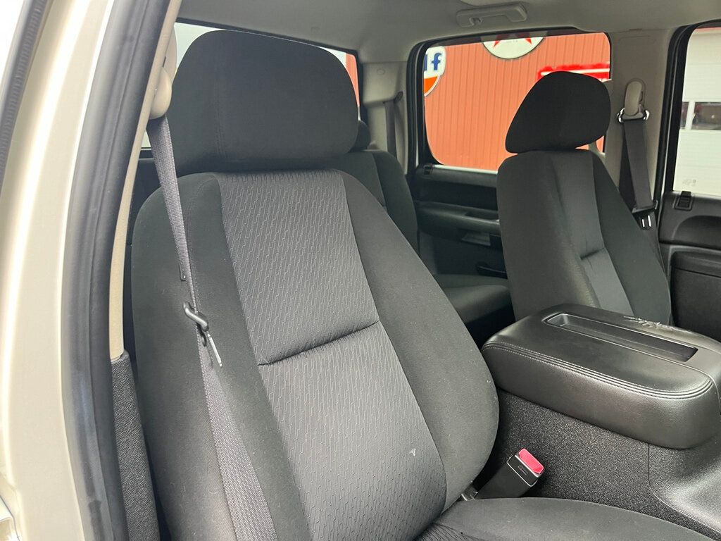 2011 Chevrolet Silverado 1500 2 Wheel Drive Crew Cab Short Bed with Remote Starter - 22986894 - 40