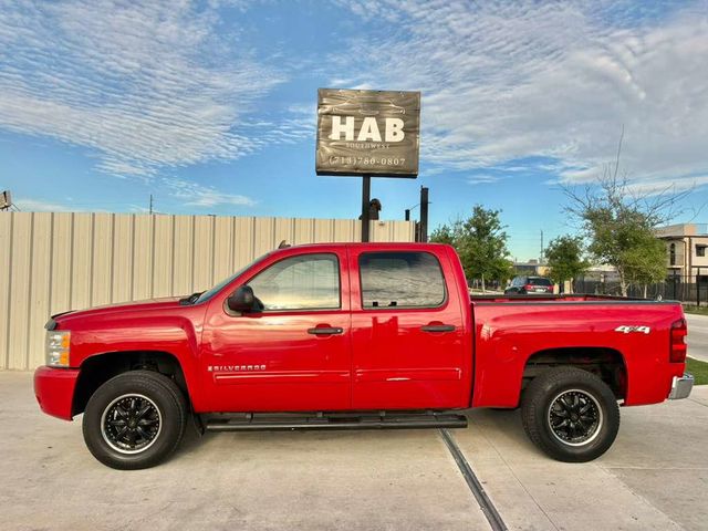 2011 Chevrolet Silverado 1500 4WD Crew Cab 143.5" LT - 23009146 - 1
