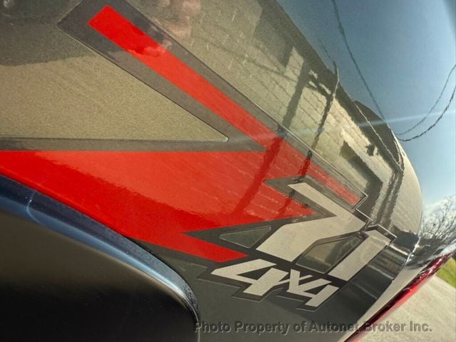 2011 Chevrolet Silverado 1500 4WD Crew Cab 143.5" LT - 22996481 - 21