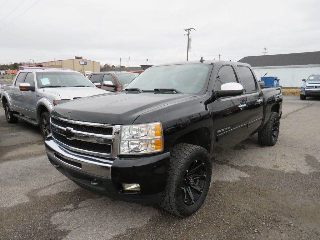 2011 Chevrolet Silverado 1500 4WD Crew Cab 143.5" LT - 18299754 - 0