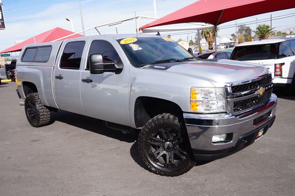 2011 Chevrolet Silverado 2500HD LT photo 2