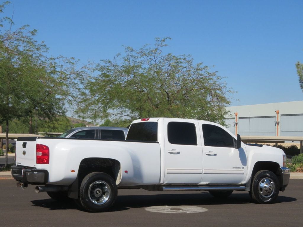 2011 Chevrolet Silverado 3500HD 4X4 CREWCAB DUALLY EXTRA CLEAN DURAMAX DIESEL 4X4 LTZ LEATHER  - 22663847 - 5