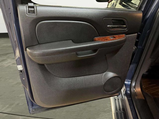 2011 Chevrolet Silverado 3500HD LTZ 4x4 4dr Crew Cab SRW - 22956484 - 13