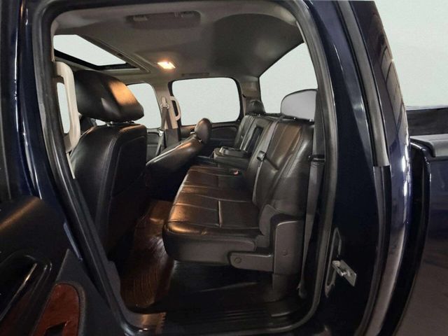 2011 Chevrolet Silverado 3500HD LTZ 4x4 4dr Crew Cab SRW - 22956484 - 14