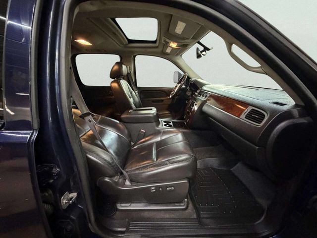 2011 Chevrolet Silverado 3500HD LTZ 4x4 4dr Crew Cab SRW - 22956484 - 18