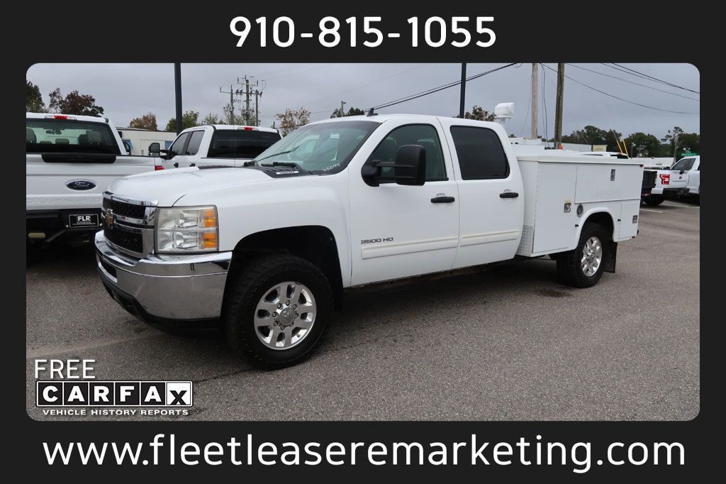 2011 Chevrolet Silverado 3500HD Silverado 3500 4WD Crew Cab Utility  - 22938828 - 0