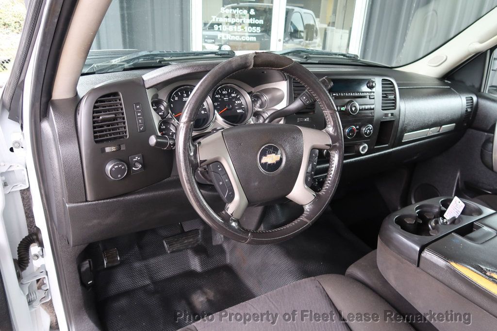 2011 Chevrolet Silverado 3500HD Silverado 3500 4WD Crew Cab Utility  - 22938828 - 9