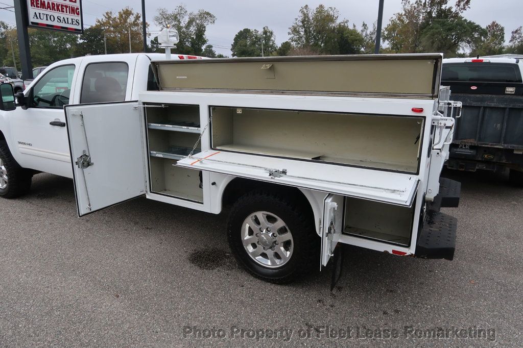 2011 Chevrolet Silverado 3500HD Silverado 3500 4WD Crew Cab Utility  - 22938828 - 17