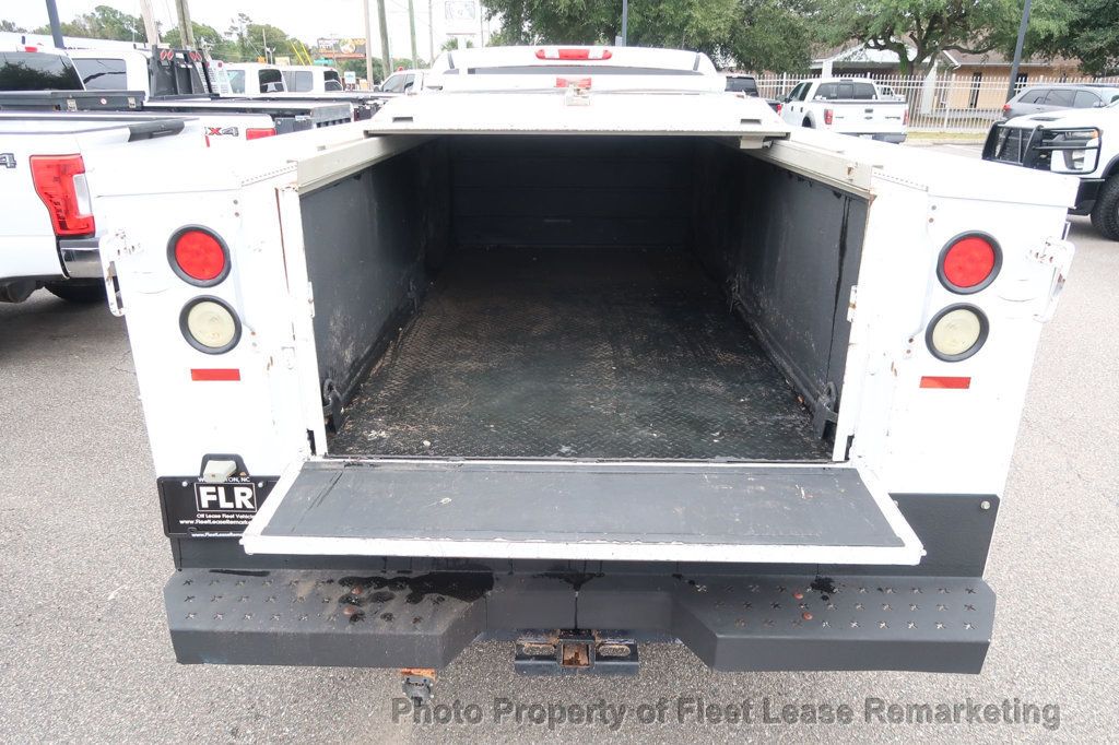 2011 Chevrolet Silverado 3500HD Silverado 3500 4WD Crew Cab Utility  - 22938828 - 18