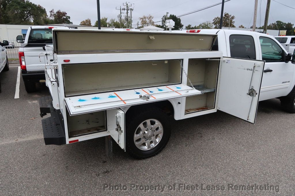 2011 Chevrolet Silverado 3500HD Silverado 3500 4WD Crew Cab Utility  - 22938828 - 19