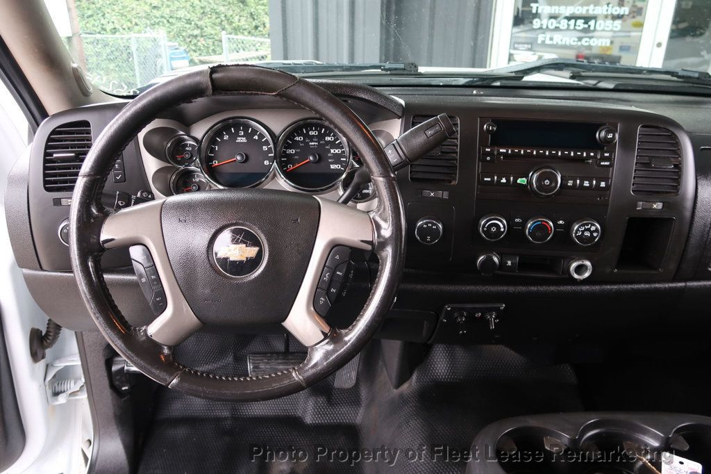 2011 Chevrolet Silverado 3500HD Silverado 3500 4WD Crew Cab Utility  - 22938828 - 26