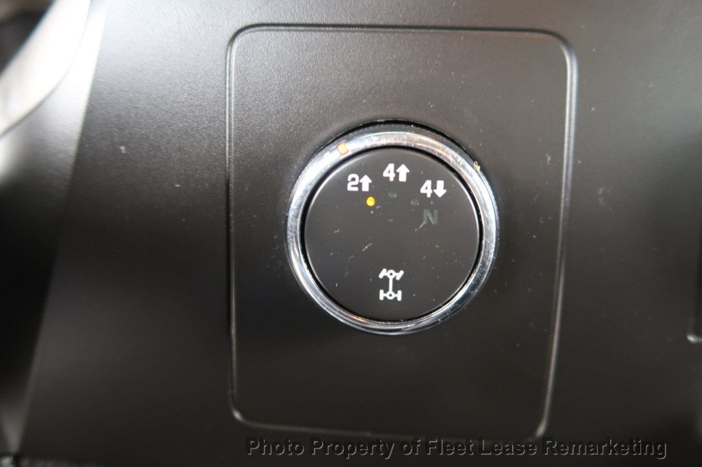 2011 Chevrolet Silverado 3500HD Silverado 3500 4WD Crew Cab Utility  - 22938828 - 31