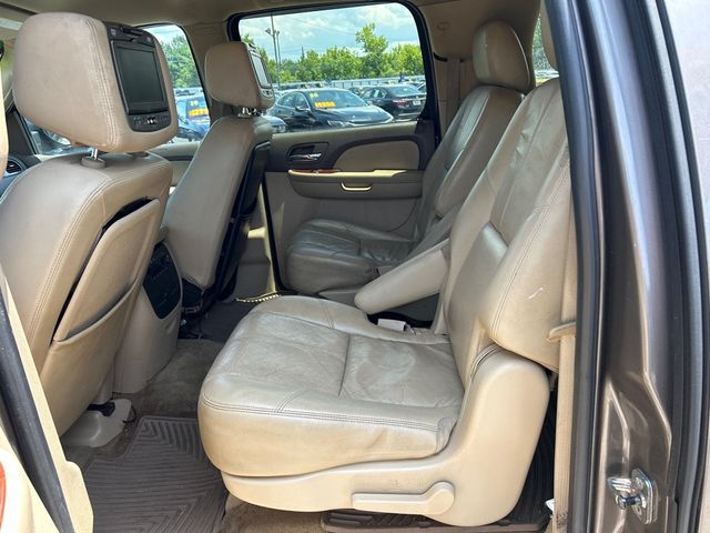 2011 Chevrolet Suburban 2WD 4dr 1500 LT - 23051398 - 7