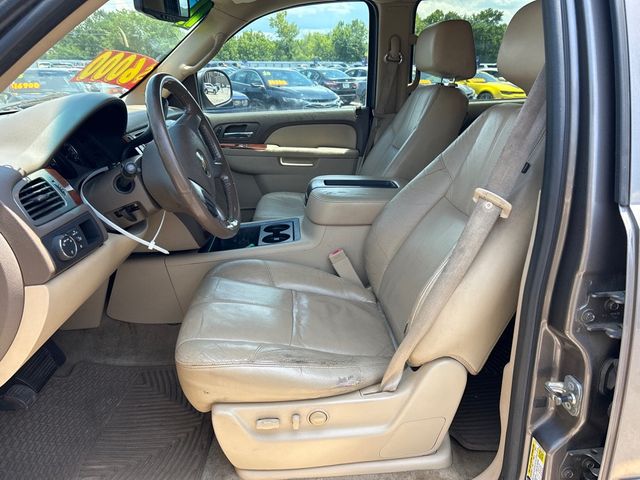 2011 Chevrolet Suburban 2WD 4dr 1500 LT - 23051398 - 8