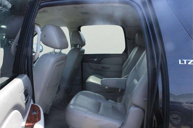 2011 Chevrolet Suburban 2WD 4dr 1500 LTZ - 23004556 - 5