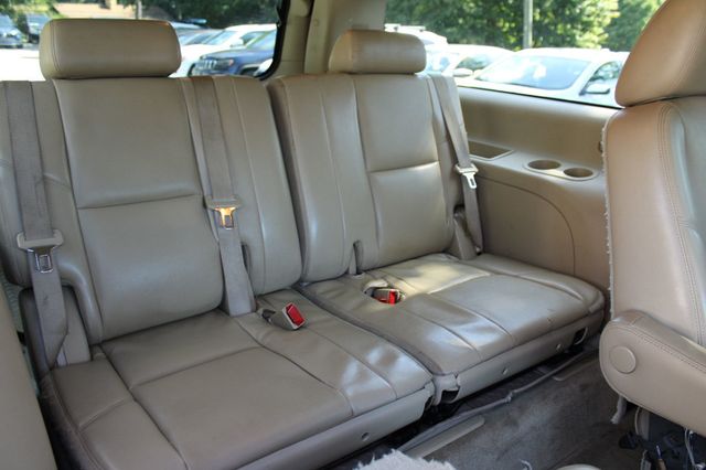 2011 Chevrolet Suburban 2WD 4dr 1500 LTZ - 23065385 - 18
