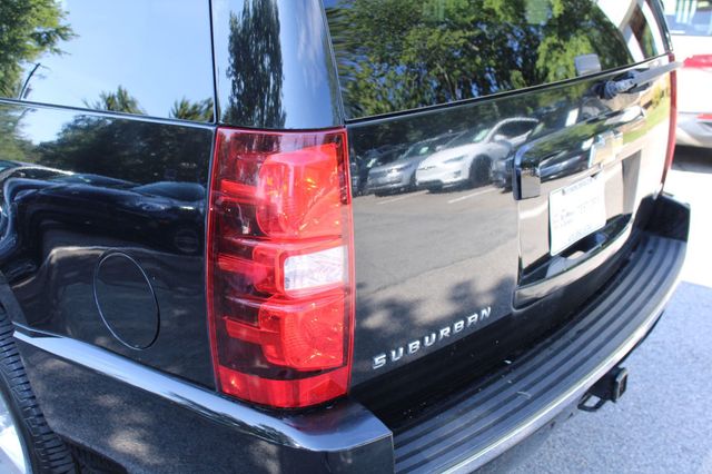 2011 Chevrolet Suburban 2WD 4dr 1500 LTZ - 23065385 - 20