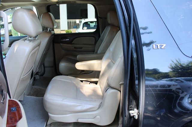2011 Chevrolet Suburban 2WD 4dr 1500 LTZ - 23065385 - 27