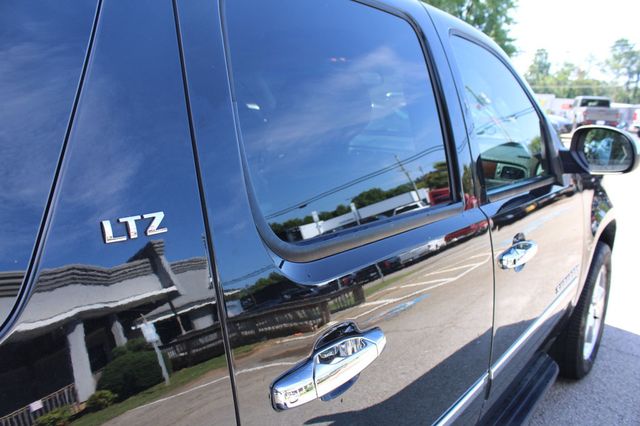 2011 Chevrolet Suburban 2WD 4dr 1500 LTZ - 23065385 - 37