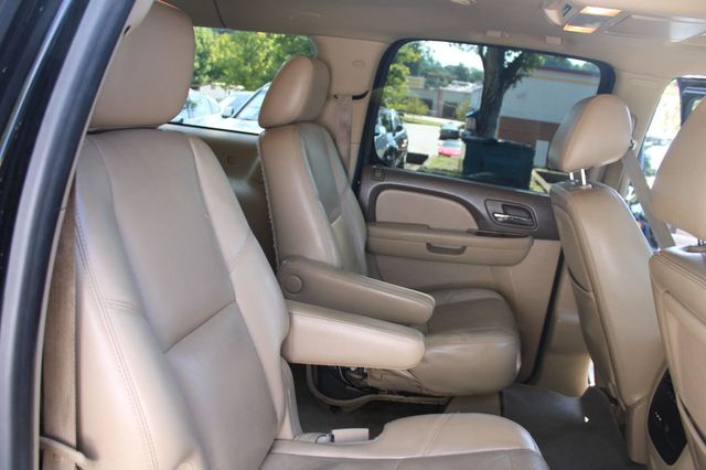 2011 Chevrolet Suburban 2WD 4dr 1500 LTZ - 23065385 - 38