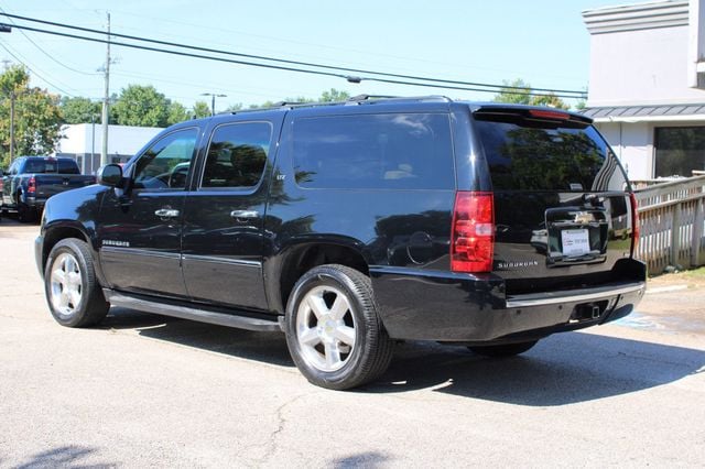 2011 Chevrolet Suburban 2WD 4dr 1500 LTZ - 23065385 - 3