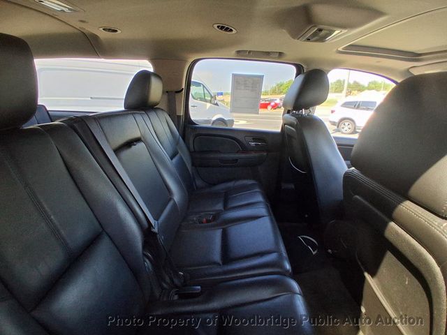 2011 Chevrolet Suburban 4WD 4dr 1500 LT - 23028056 - 11