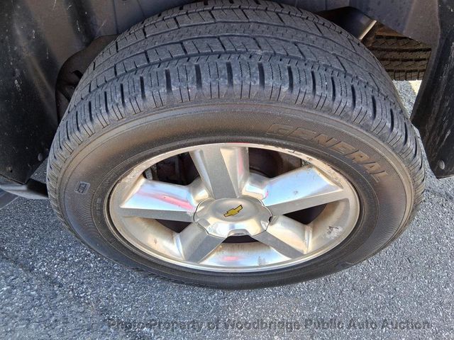 2011 Chevrolet Suburban 4WD 4dr 1500 LT - 23028056 - 14