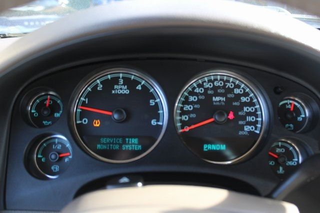 2011 Chevrolet Suburban 4WD 4dr 1500 LTZ - 22923648 - 9