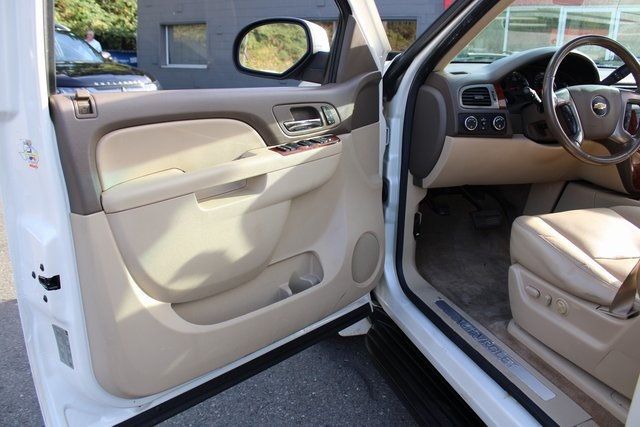 2011 Chevrolet Suburban 4WD 4dr 1500 LTZ - 22923648 - 14