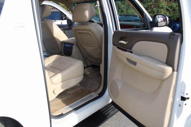 2011 Chevrolet Suburban 4WD 4dr 1500 LTZ - 22923648 - 19