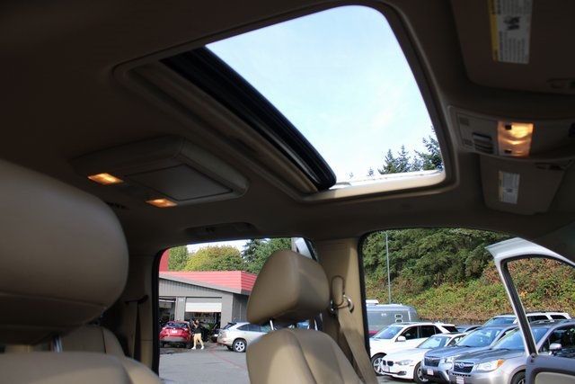 2011 Chevrolet Suburban 4WD 4dr 1500 LTZ - 22923648 - 26