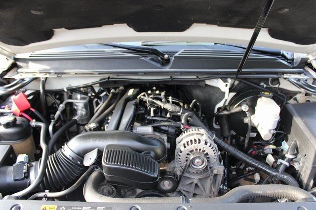 2011 Chevrolet Suburban 4WD 4dr 1500 LTZ - 22923648 - 28