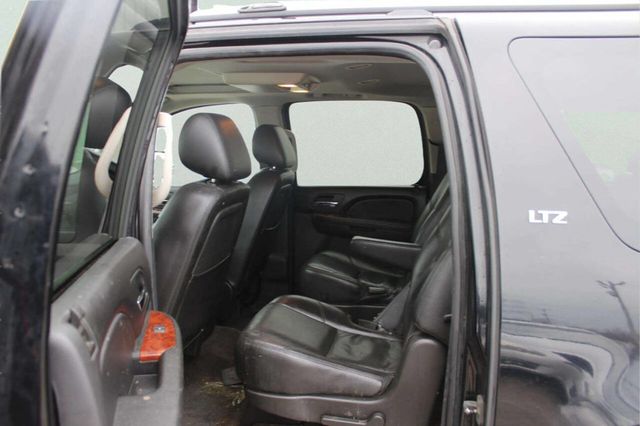 2011 Chevrolet Suburban 4WD 4dr 1500 LTZ - 22980663 - 4