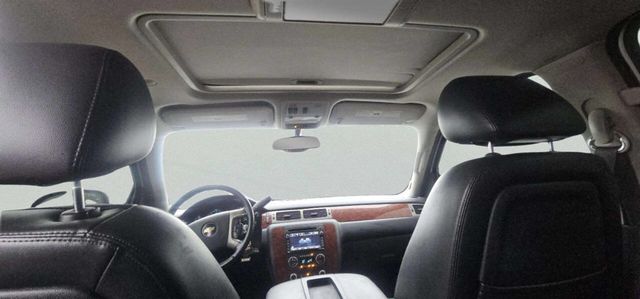 2011 Chevrolet Suburban 4WD 4dr 1500 LTZ - 22995209 - 9