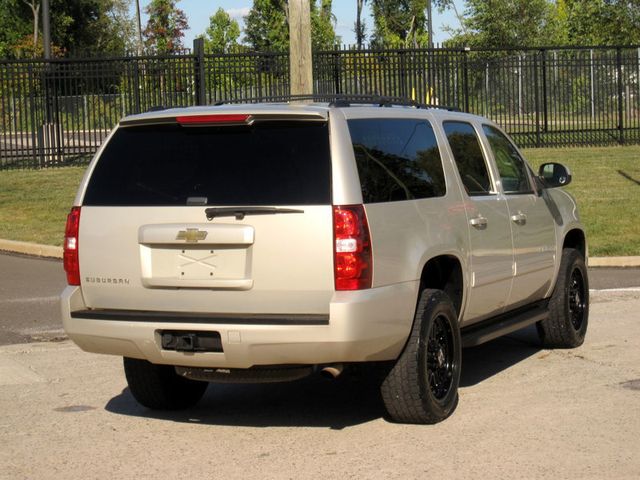 2011 Chevrolet Suburban 4WD 4dr 2500 LS - 22589995 - 12