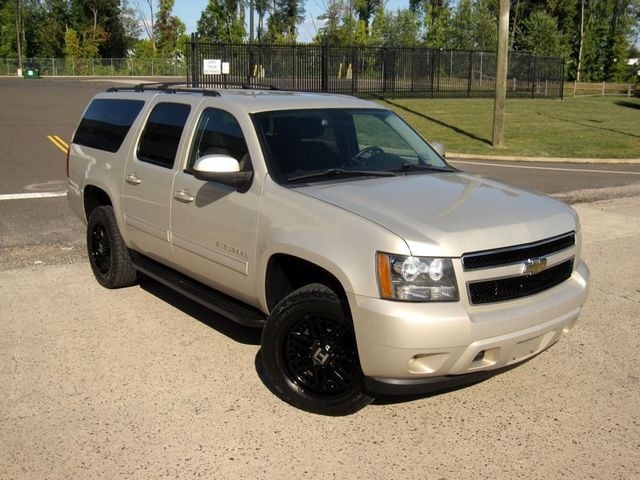 2011 Chevrolet Suburban 4WD 4dr 2500 LS - 22589995 - 1