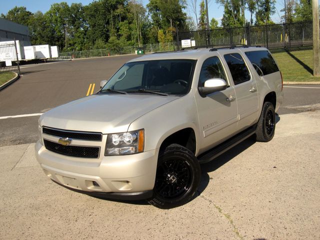 2011 Chevrolet Suburban 4WD 4dr 2500 LS - 22589995 - 3