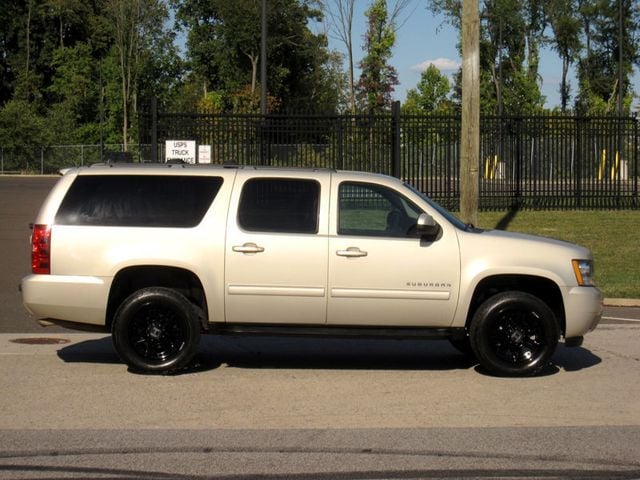 2011 Chevrolet Suburban 4WD 4dr 2500 LS - 22589995 - 5