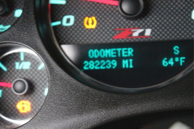 2011 Chevrolet Tahoe 4WD 4dr 1500 LT - 23011875 - 9