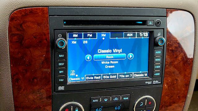 2011 Chevrolet Tahoe 4WD 4dr 1500 LT - 23004035 - 16