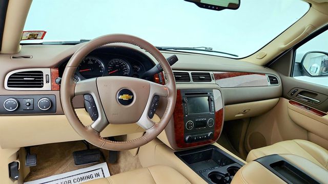 2011 Chevrolet Tahoe 4WD 4dr 1500 LT w/ Sun, Entertainment and Destinations Package - 23004035 - 10