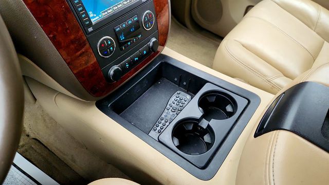 2011 Chevrolet Tahoe 4WD 4dr 1500 LT w/ Sun, Entertainment and Destinations Package - 23004035 - 14