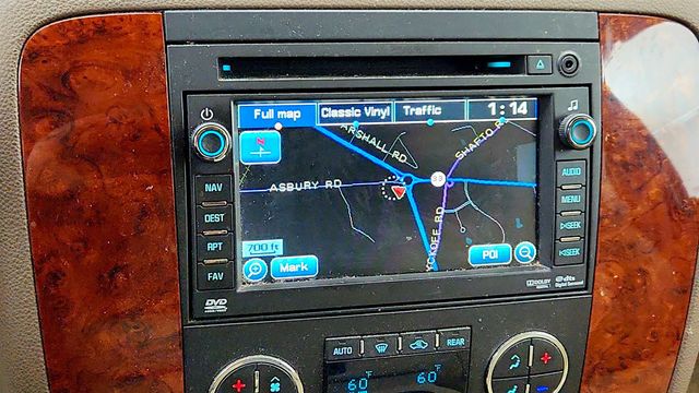 2011 Chevrolet Tahoe 4WD 4dr 1500 LT w/ Sun, Entertainment and Destinations Package - 23004035 - 17