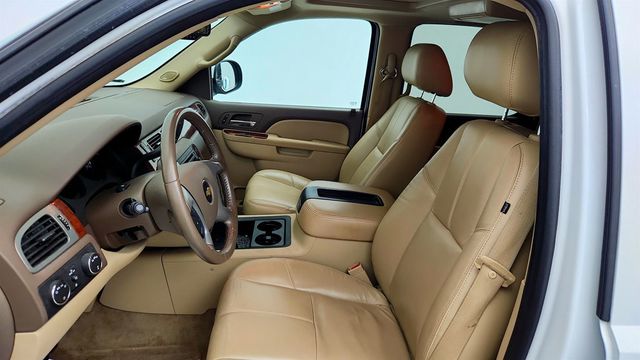 2011 Chevrolet Tahoe 4WD 4dr 1500 LT w/ Sun, Entertainment and Destinations Package - 23004035 - 18